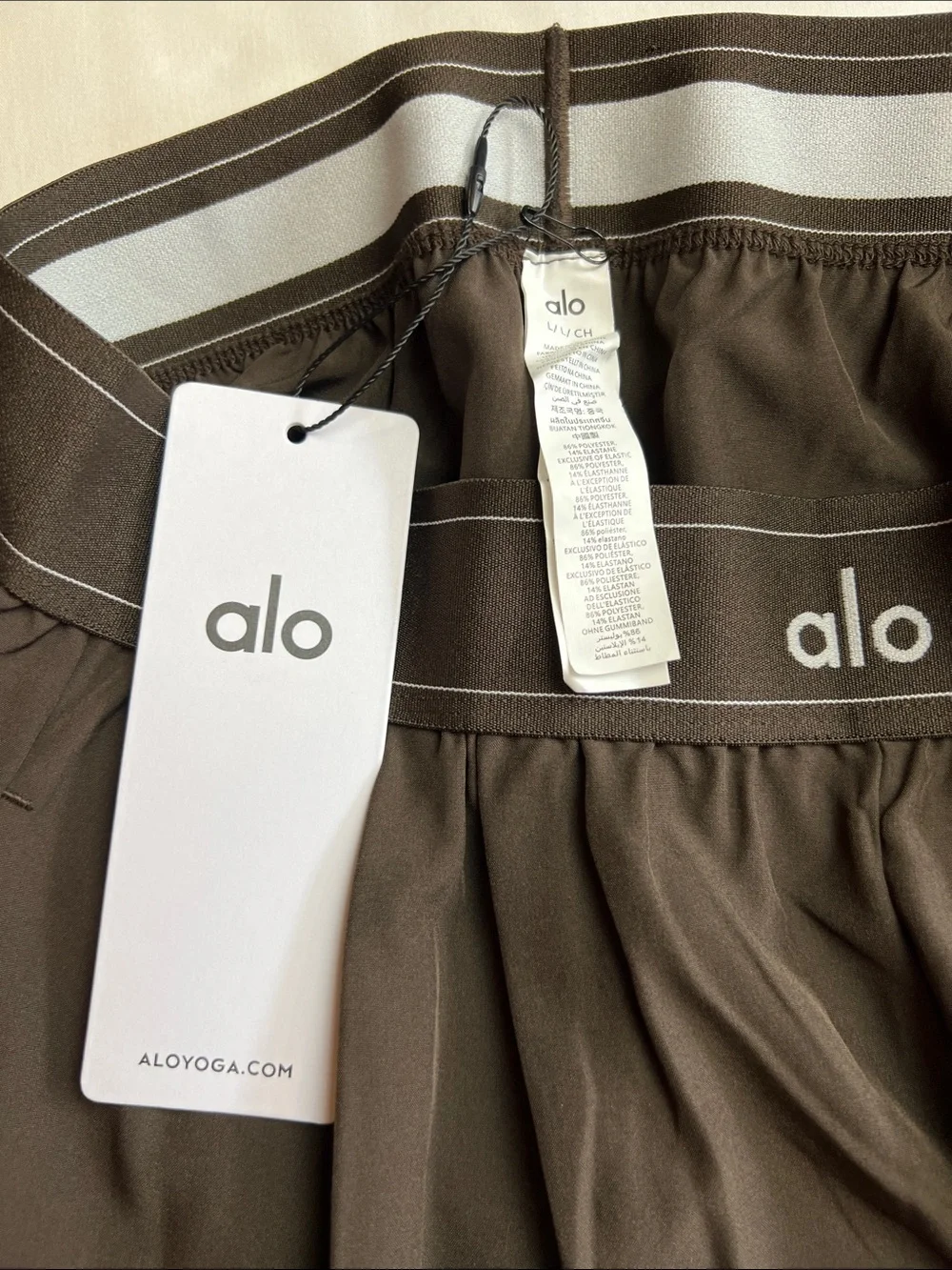 NWT’S ALO Yoga Suit Up Trouser high-waisted lightweight Brown pants L